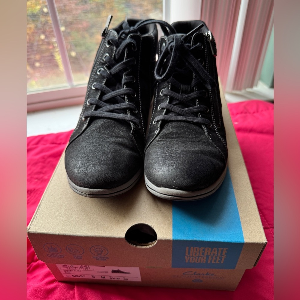 Clarks Breeze Glide Bootie
